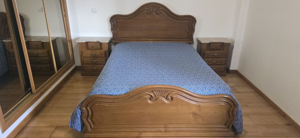Cama de casal impecável
