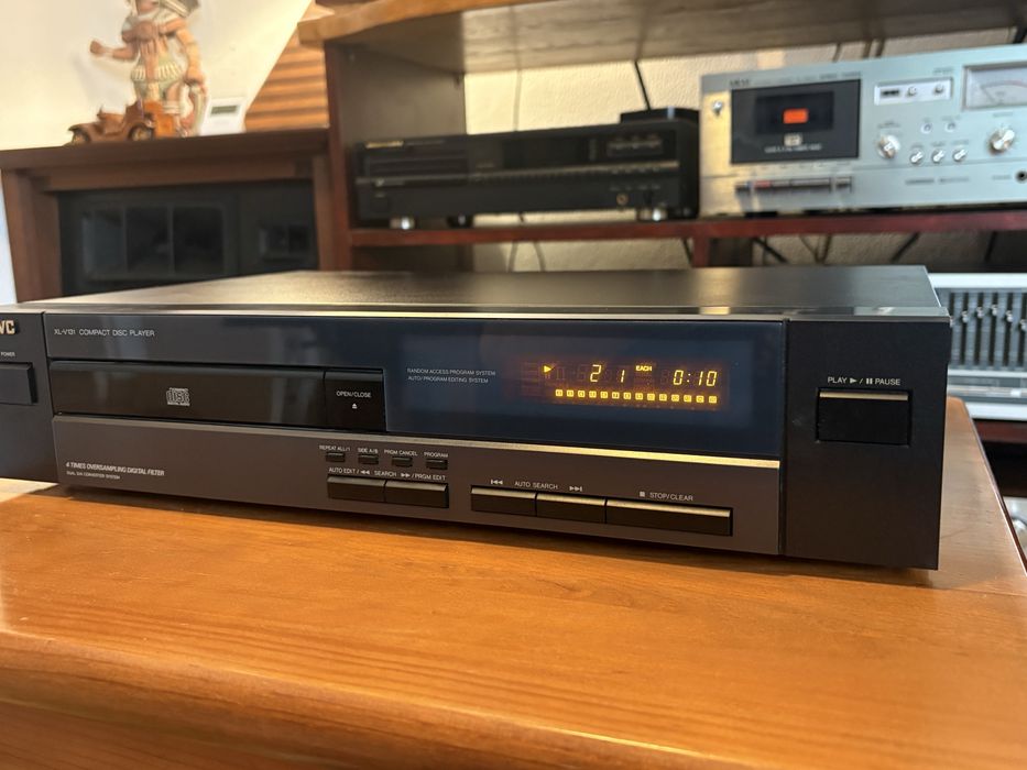 Leitor de CDs JVC XL-V131