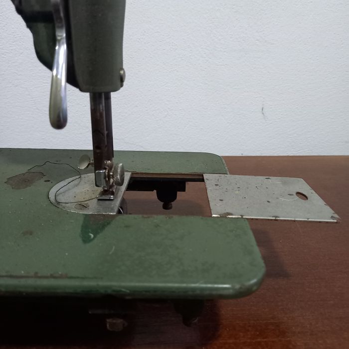 Cabeco maquina de costura Husqvarna