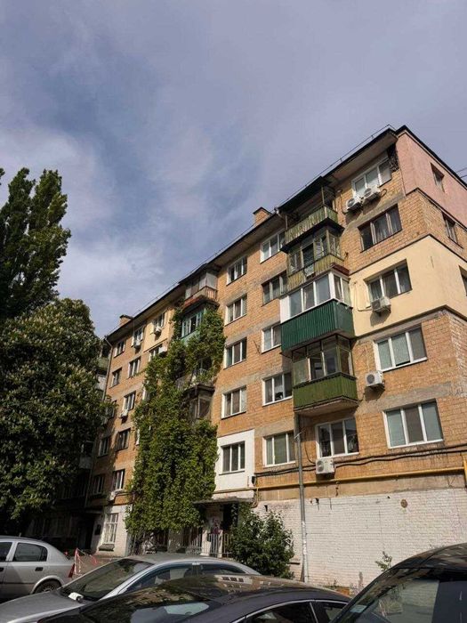 Продаж 2-кімнатної квартири біля метро Лук’янівська, Коперніка