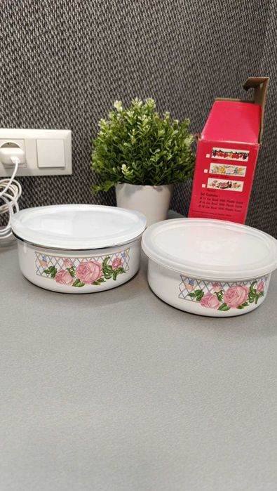 Ємності емаліровані з пластмасовими кришками