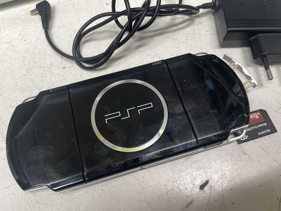 PSP 3000 портативная игровая консоль с играми