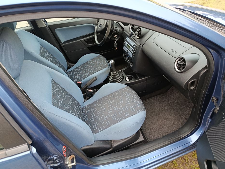 Ford Fiesta ładnie utrzymana , klima, zadbana