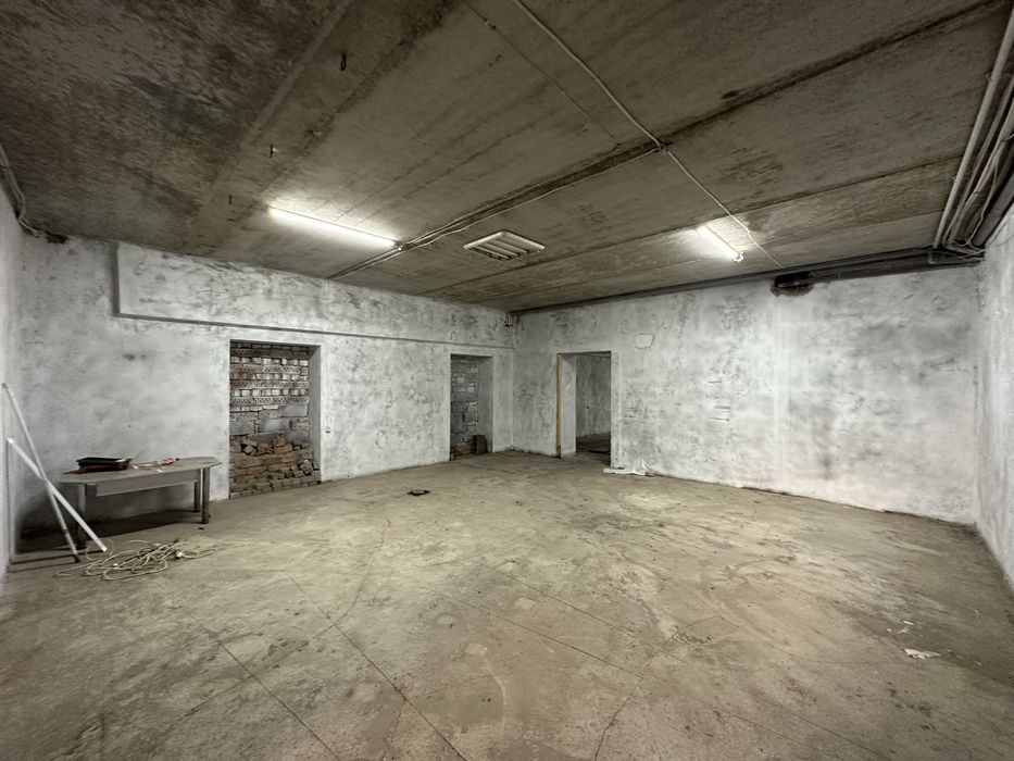 Продається цокольне приміщення по вул. Галицька 160м2