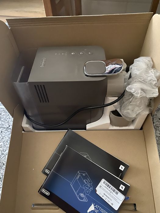 Maquina cafe Nespresso latissima one Delonghi