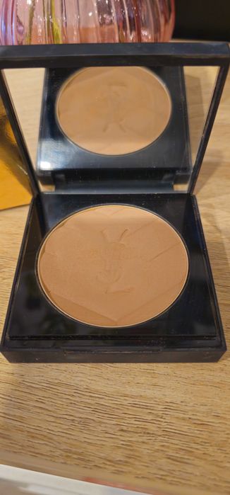 Bronzer YSL w odcieniu O2