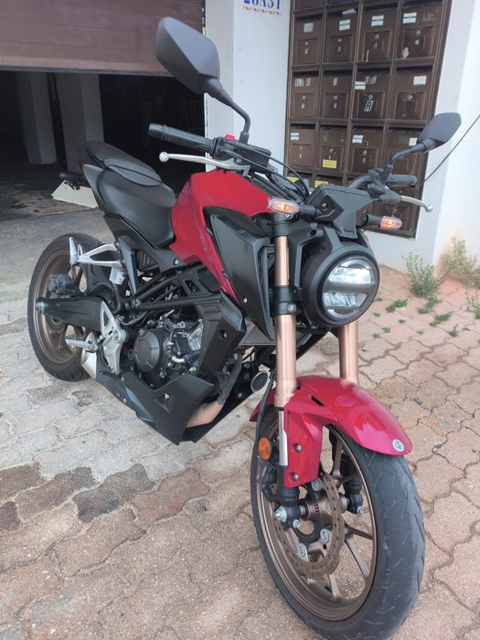Mota Honda CB125R 2024