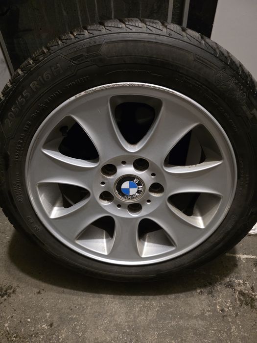 Alufelgi z oponami zimowymi BMW