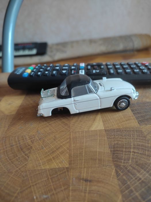 Автомобиль MGB Cabriolet.
