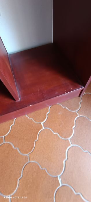 Secretária em madeira