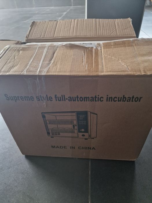 incubadora totalmente automática estilo Supreme, um dispositivo para c