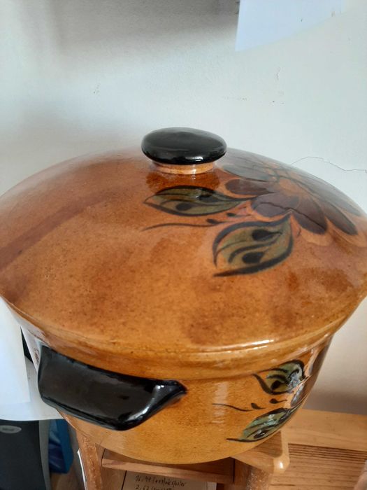 Tacho de Madeira, pintado à mão, em barro. Pode ir ao Forno