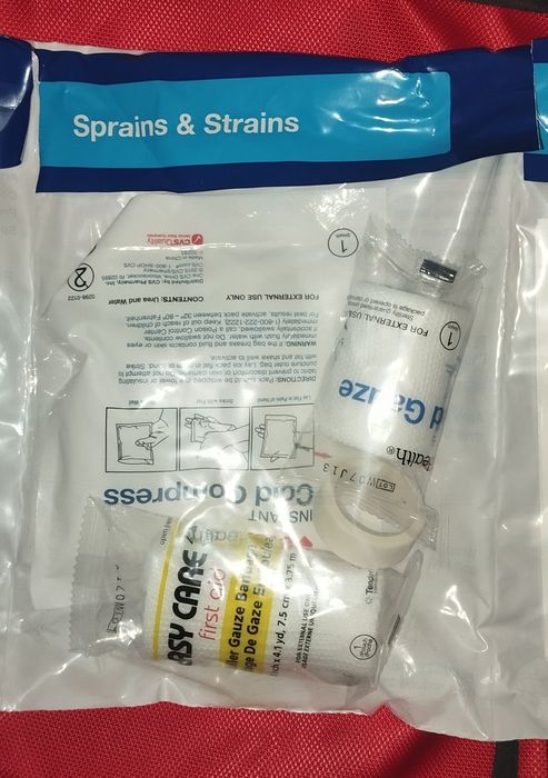 Аптечка. Автомобільна аптечка. Аптечка для військових.