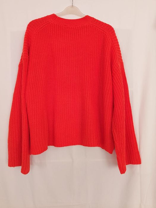 Sweter ,grubej prożkowanej dzianiny roz uniwersalny
