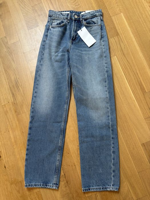 Jeansy Zara Mom fit ostatnia kolekcja