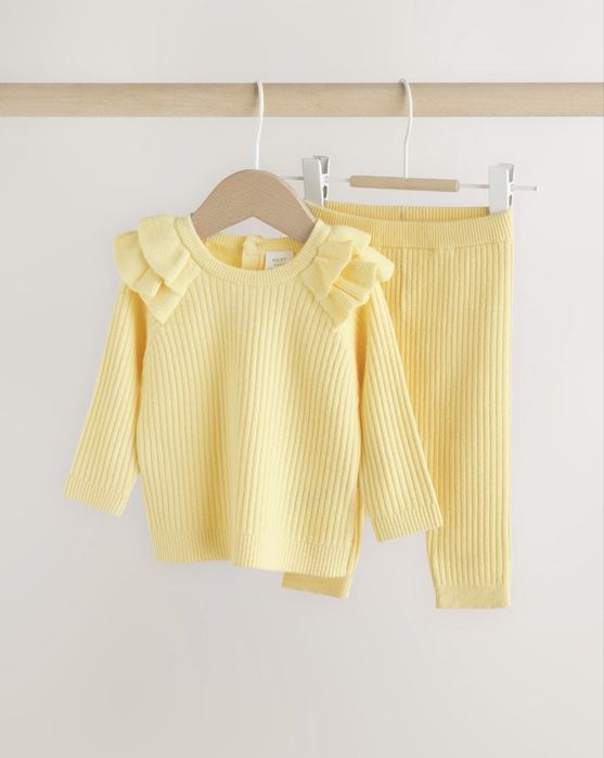 Дитячий в'язаний джемпер і легінси