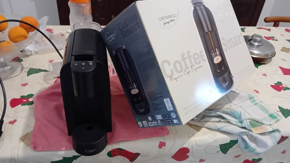 Máquina de café,  como nova, quase sem uso algum