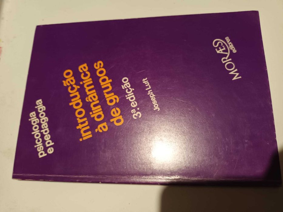 "Introdução à Dinâmica de Grupos" por Joseph Luft
