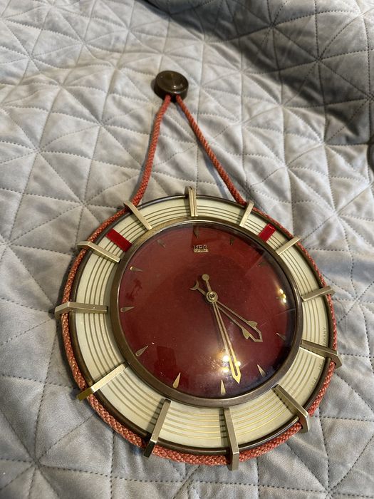 Часы настенные UPG Halle Germani