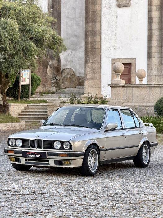 BMW E30 324TD Clássico