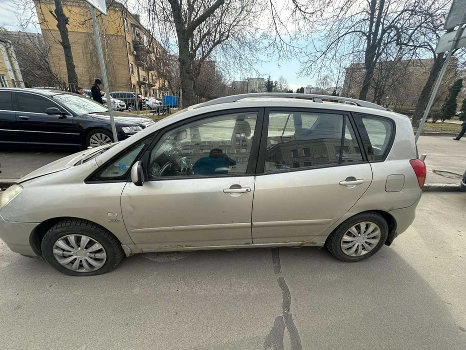 Разборка Toyota Corolla verso 2.0 2001-2004