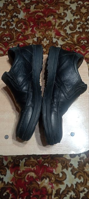 Чоловічі туфлі 42 розмір