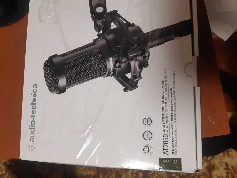 Студійний мікрофон Audiotechnica AT2050