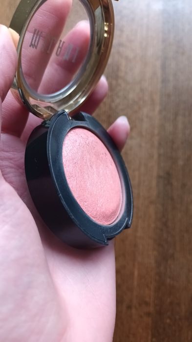 Milani róż podkład eveline