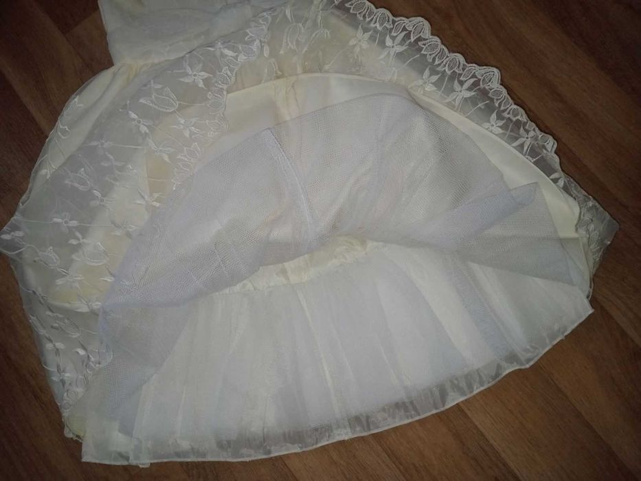 Нарядные платья.