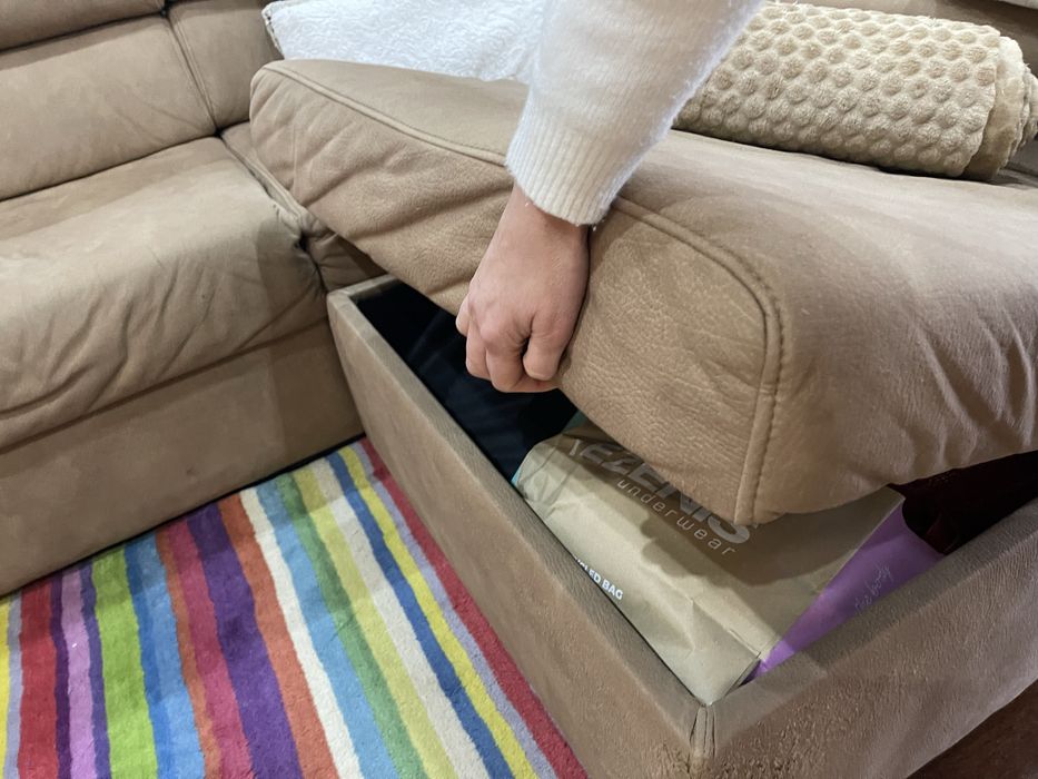 Sofa 3 lugares com chaise long e banqueta usados