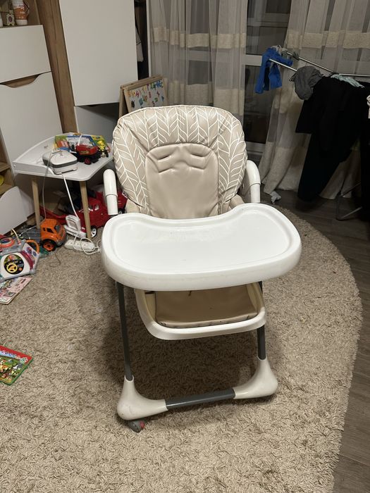 Стільчик для годування