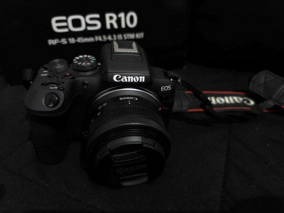 Canon R10 objetiva 18-45mm