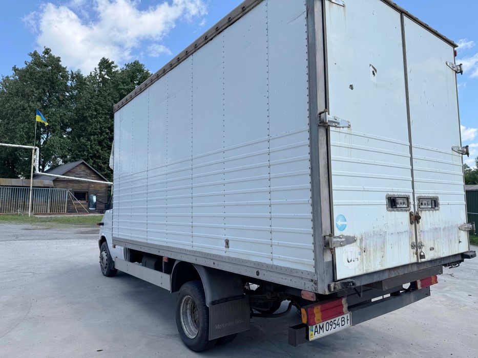 Мерседес вантажний MERCEDES SPRINTER 616