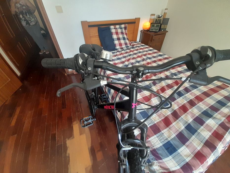 Bicicleta em estado novo