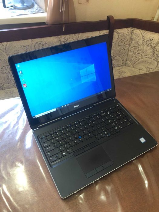 Ноутбук 15" FHD Dell Precision 7520 (i7-7820HQ/16Gb/SSD 256Gb/Quadro M2200 4Gb)