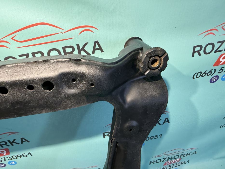 Підрамник передній Nissan Rogue X trail T32 подрамник Рог Т32