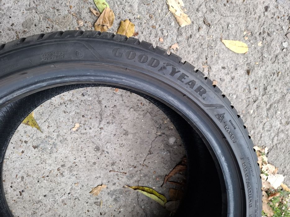 225/40/18 Goodyear M+S