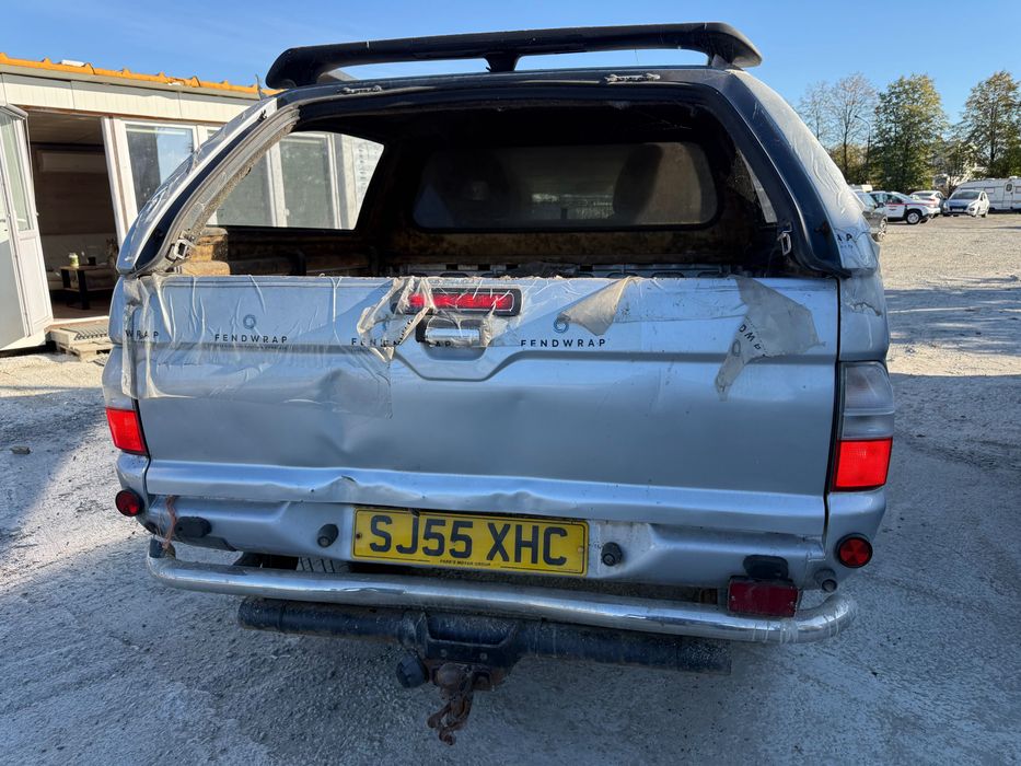 L200 4x4 пікап Англієць