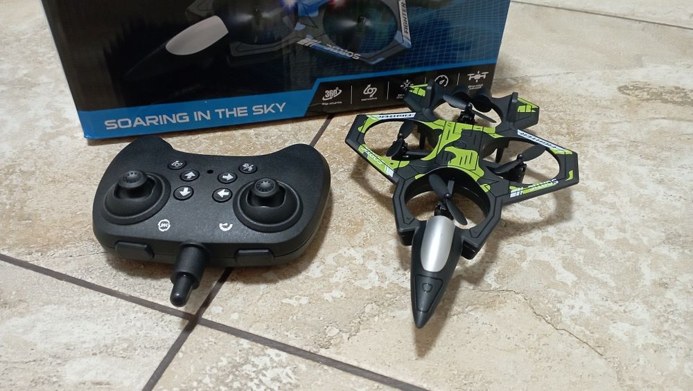 Самолёт на радиоуправлении.