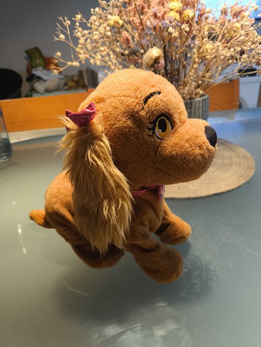 Cadela interativo, Lucy