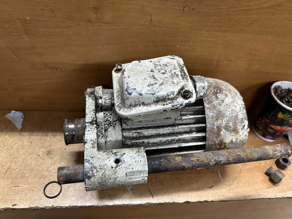 Электродвигатель    0.75\1500