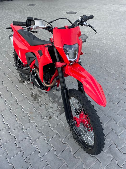 Продам Spark 300 r1 торг