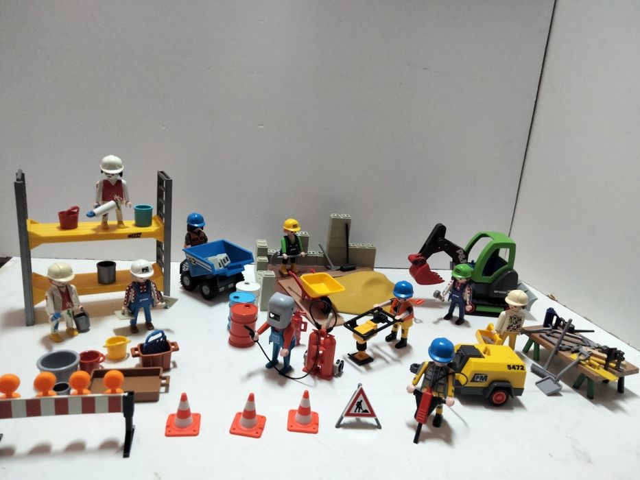 Playmobil ekipy budowlane w akcji