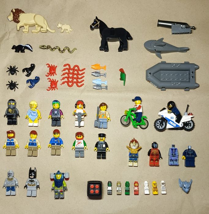 Продам вживанні фігурки Lego