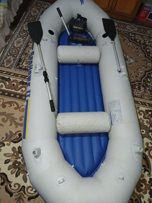 Продам лодку надувнаю