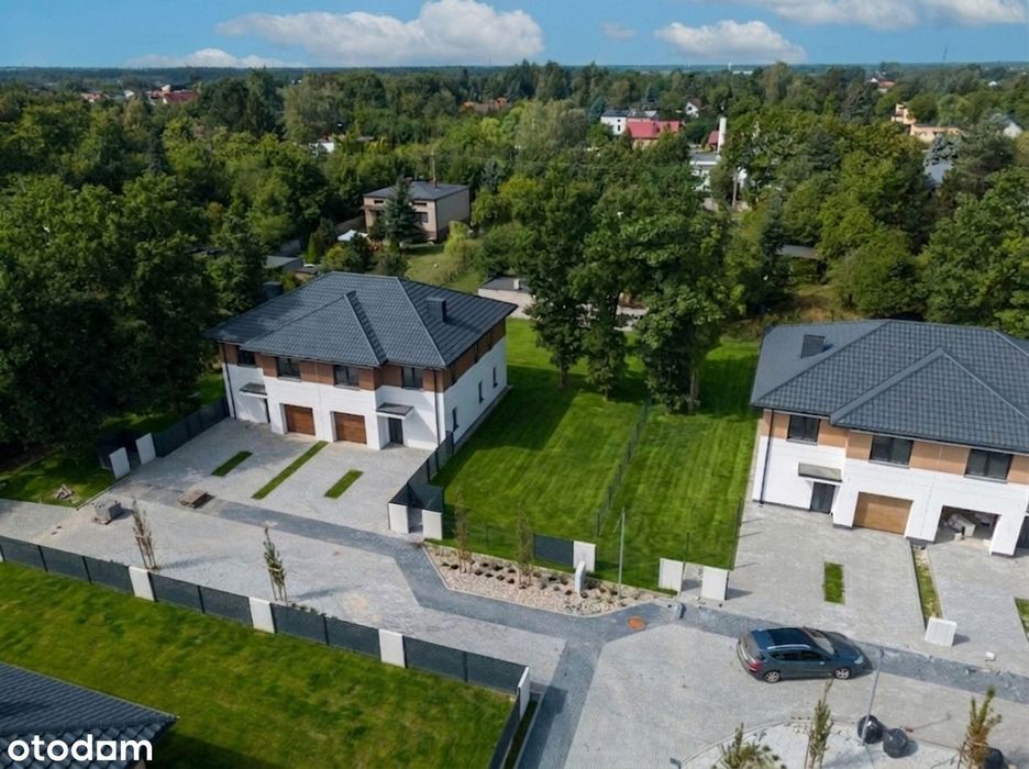 Domy na nowym osiedlu w spokojnej okolicy