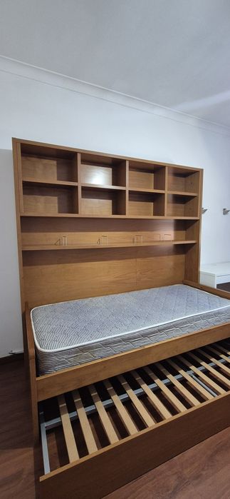Cama Individual com Estante e Cama Extra (Madeira Maciça)
