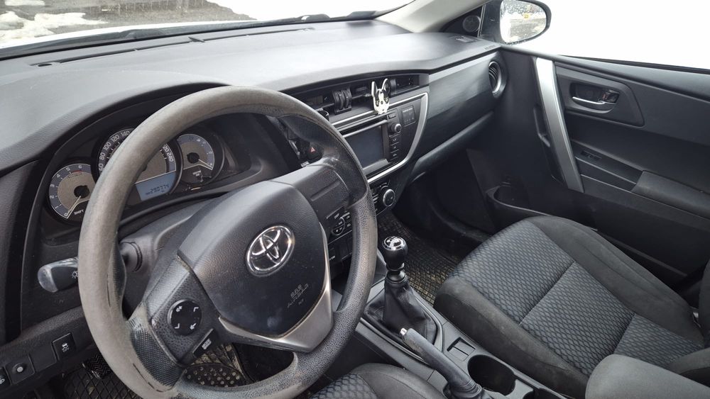 Toyota auris 1.4 d4d 2014 r. kombi drugi wlasciciel