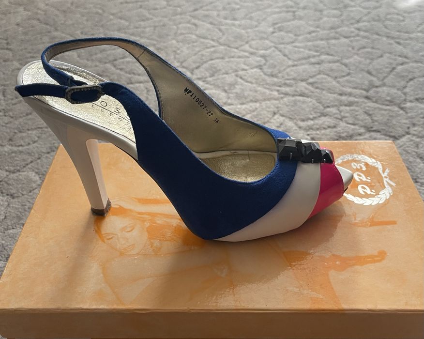 Женские туфли, босоножки.