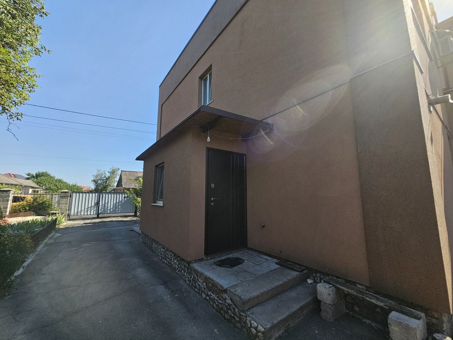 Продаж 2-х будинків по  вул.Локомотивна/120м2/ меблі техніка